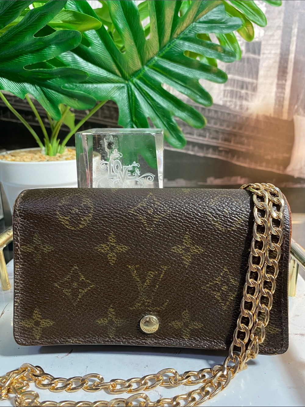 Authentic Louis Vuitton Monogram Bifold Zippy Wallet